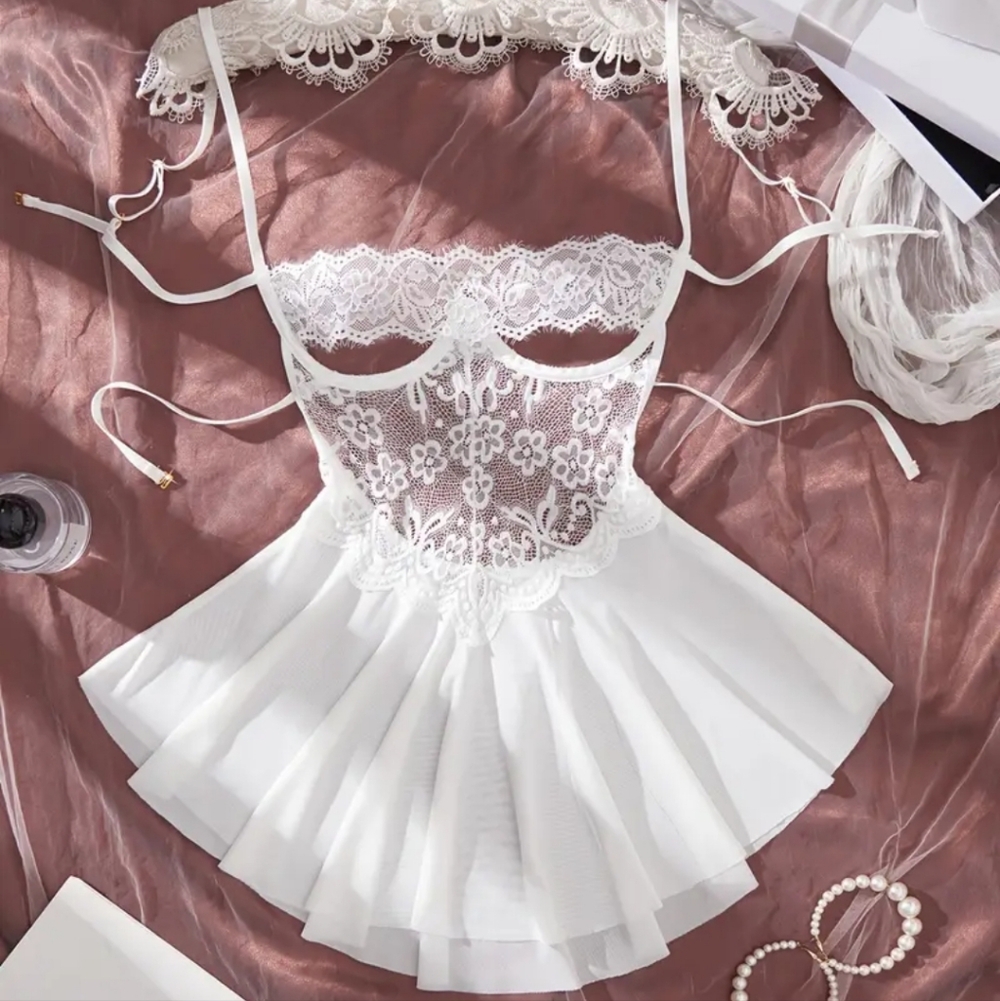 Delicate Cut Out Bust Lace & Chiffon Like Babydoll Slip Lingerie Dress-White (M)